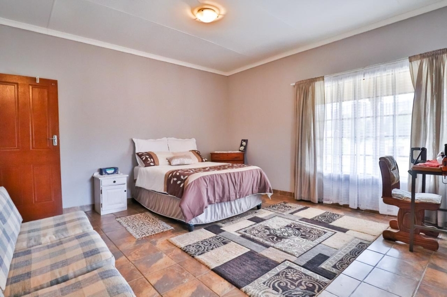 5 Bedroom Property for Sale in Donkerhoek A H North West